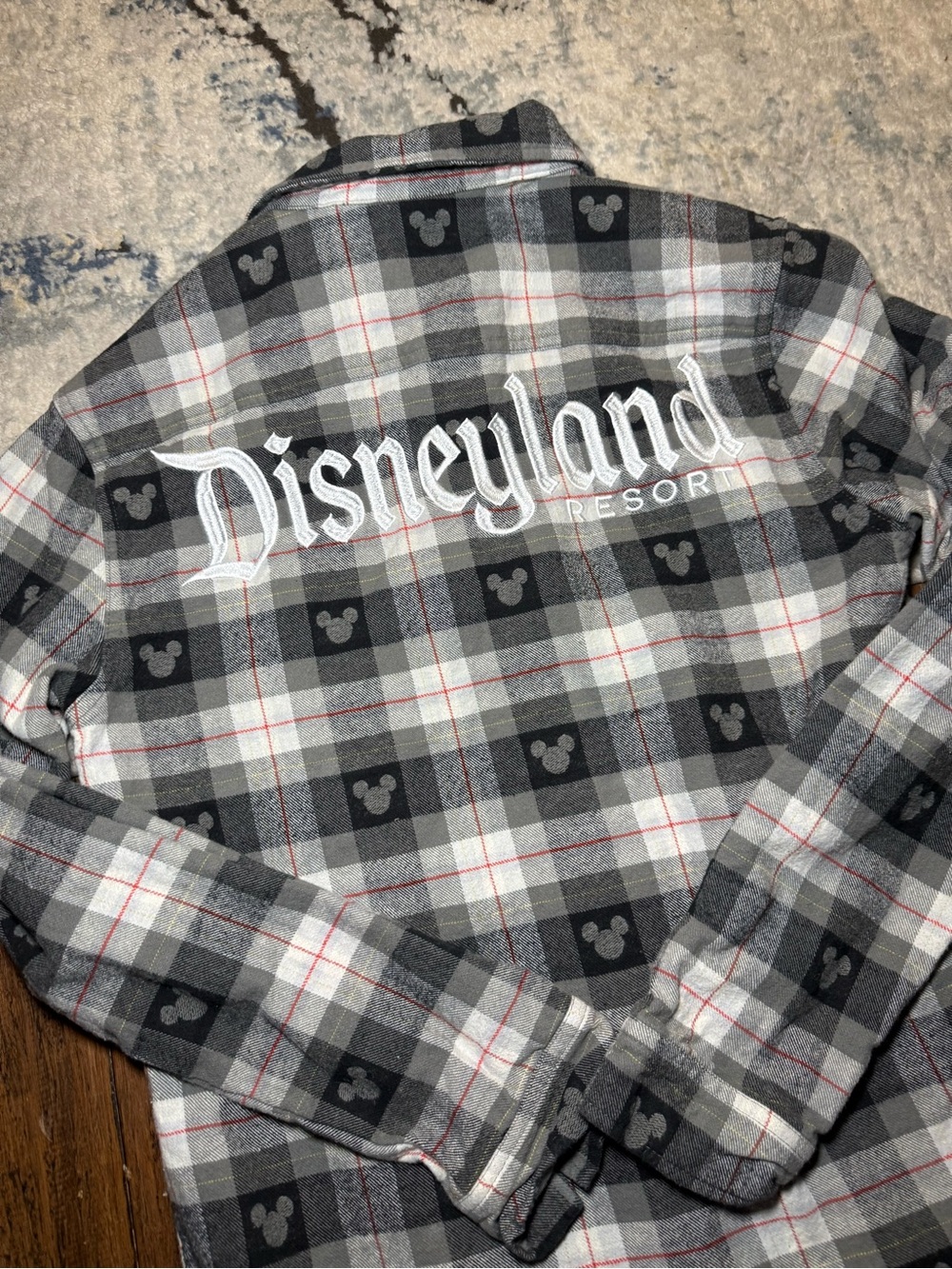 Disneyland Resort Mickey Plaid Flannel Button-Up Shirt Men’s Small